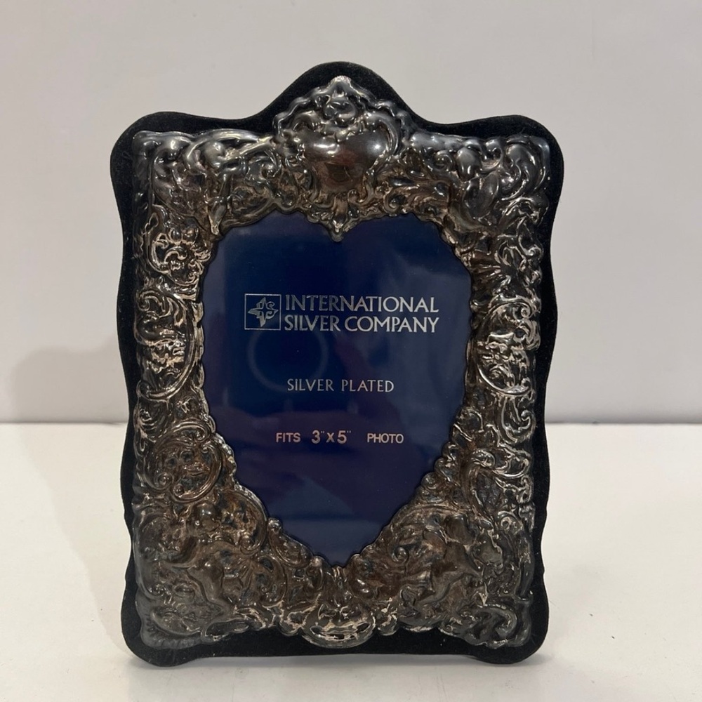 Vintage international silver company Silver Plated Frame Fits 3” X 5” ph…